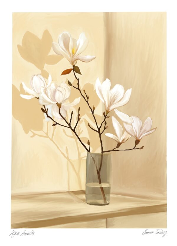 Beige Blomster plakat med en smuk og enkel buket hvide magnoliaer i en glasvase